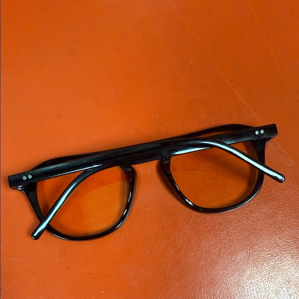 Vintage Stylish Black Sunglasses with Amber Lenses - Picture 8 of 9